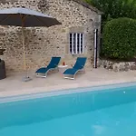 Feriehus La Petite Maison Bleue Avec Piscine