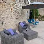 La Petite Maison Bleue Avec Piscine *