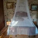 Feriehus La Petite Maison Bleue Avec Piscine