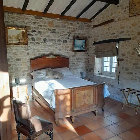 別荘 La Petite Maison Bleue Avec Piscine Loubejac