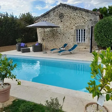 بيت للعطل La Petite Maison Bleue Avec Piscine Loubejac