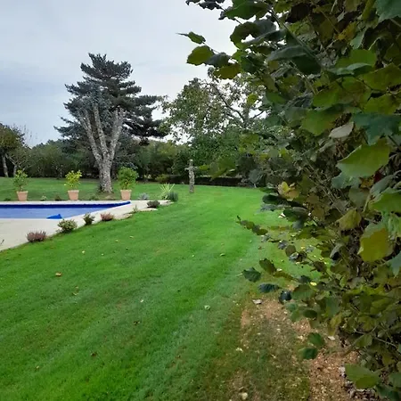 La Petite Maison Bleue Avec Piscine Loubejac