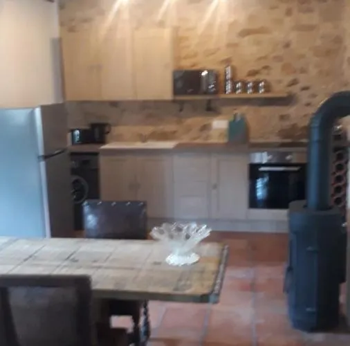 Feriehus La Petite Maison Bleue Avec Piscine