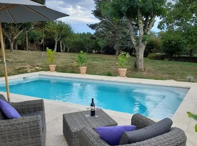 La Petite Maison Bleue Avec Piscine