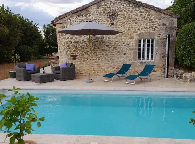 La Petite Maison Bleue Avec Piscine * Loubejac
