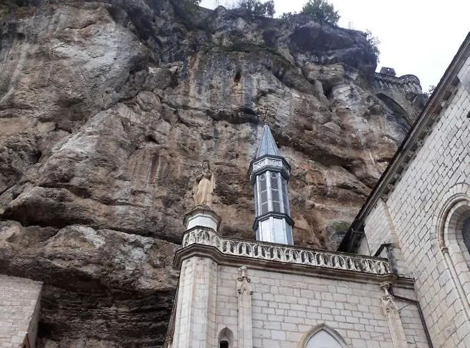 Feriehus La Petite Maison Bleue Avec Piscine